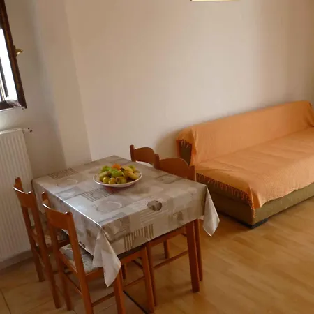 In Starigrad-paklenica 6845 Апартаменты *