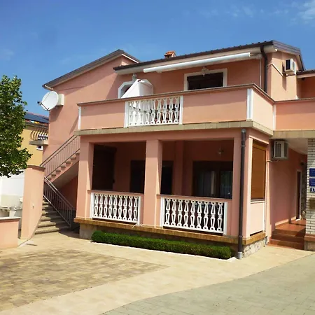 In Starigrad-paklenica 6845 Appartement Starigrad Paklenica