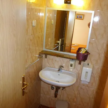 In Starigrad-paklenica 6845 Apartman *