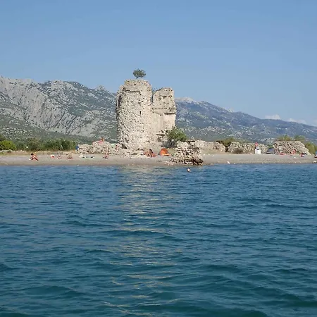In Starigrad-paklenica 6845 Apartman *