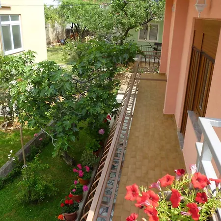 In Starigrad-paklenica 6845 Apartment *