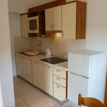 In Starigrad-paklenica 6845 Apartment *