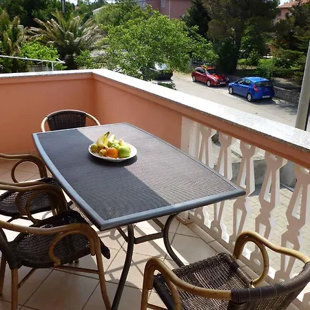 In Starigrad-paklenica 6845 Apartment *