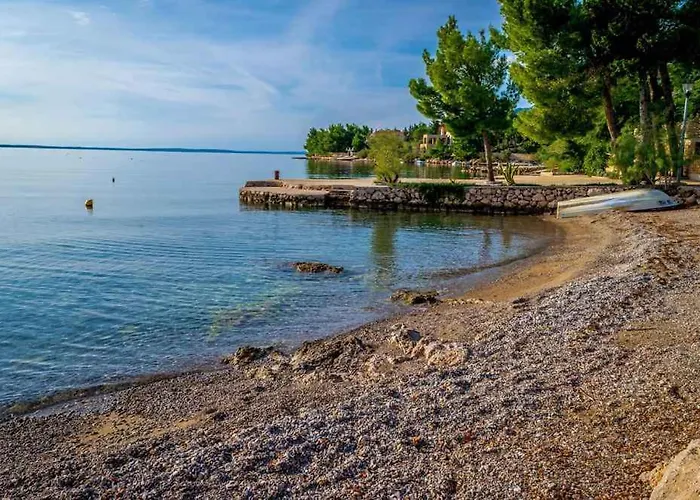 In Starigrad-paklenica 6845